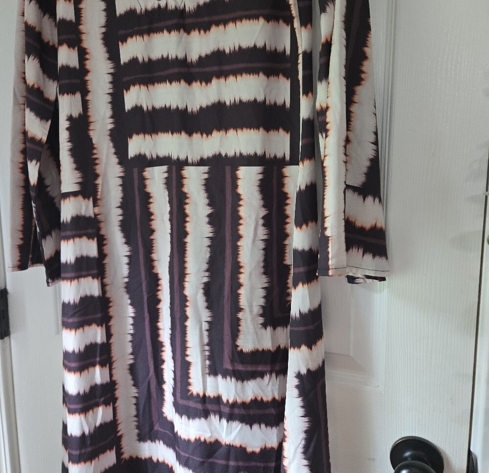 Long Dress - Picture 3 of 5
